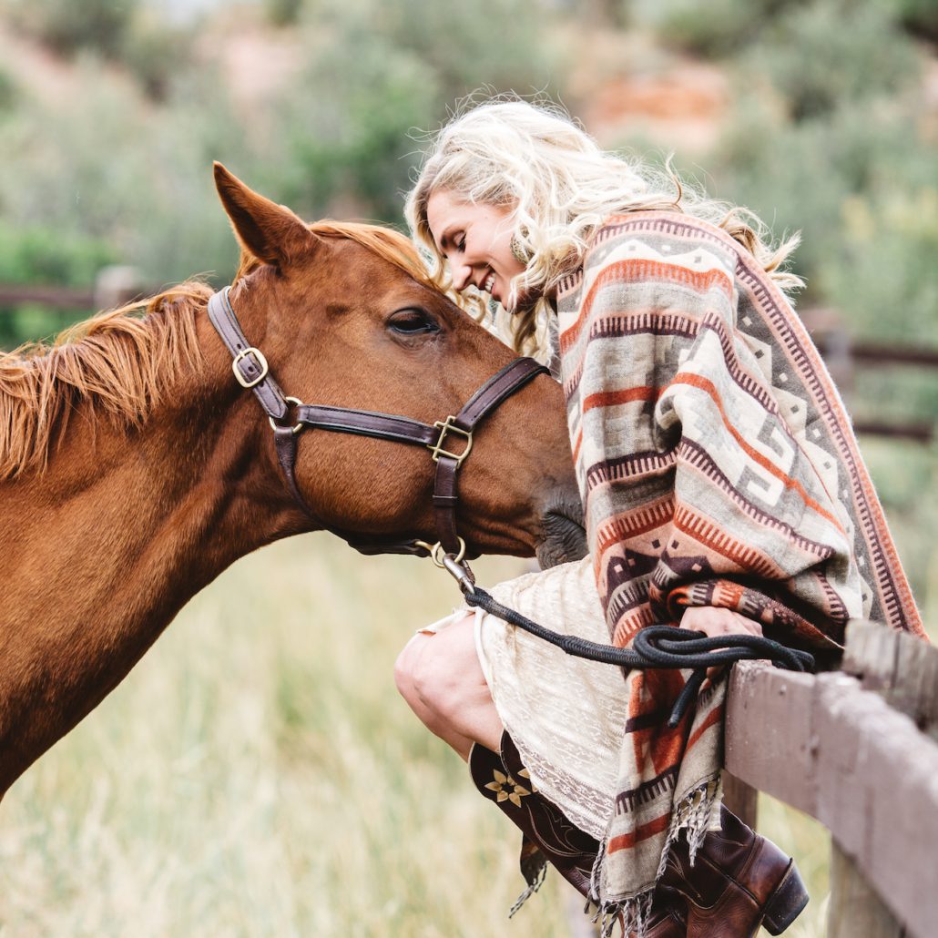 https://website.brushcreekranch.com/wp-content/uploads/2024/11/Devon-Combs-Unbridled-Equine-Retreat-at-Brush-Creek-Ranch-2.jpg